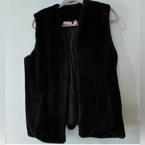 Chico’s Black Faux Fur Open Front Vest Size 1  Medium